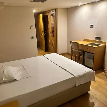 Viento Only For Ladies Aparthotel *